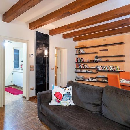 Piazza Napoleone Lovely Central Apartment Lucca Exterior photo