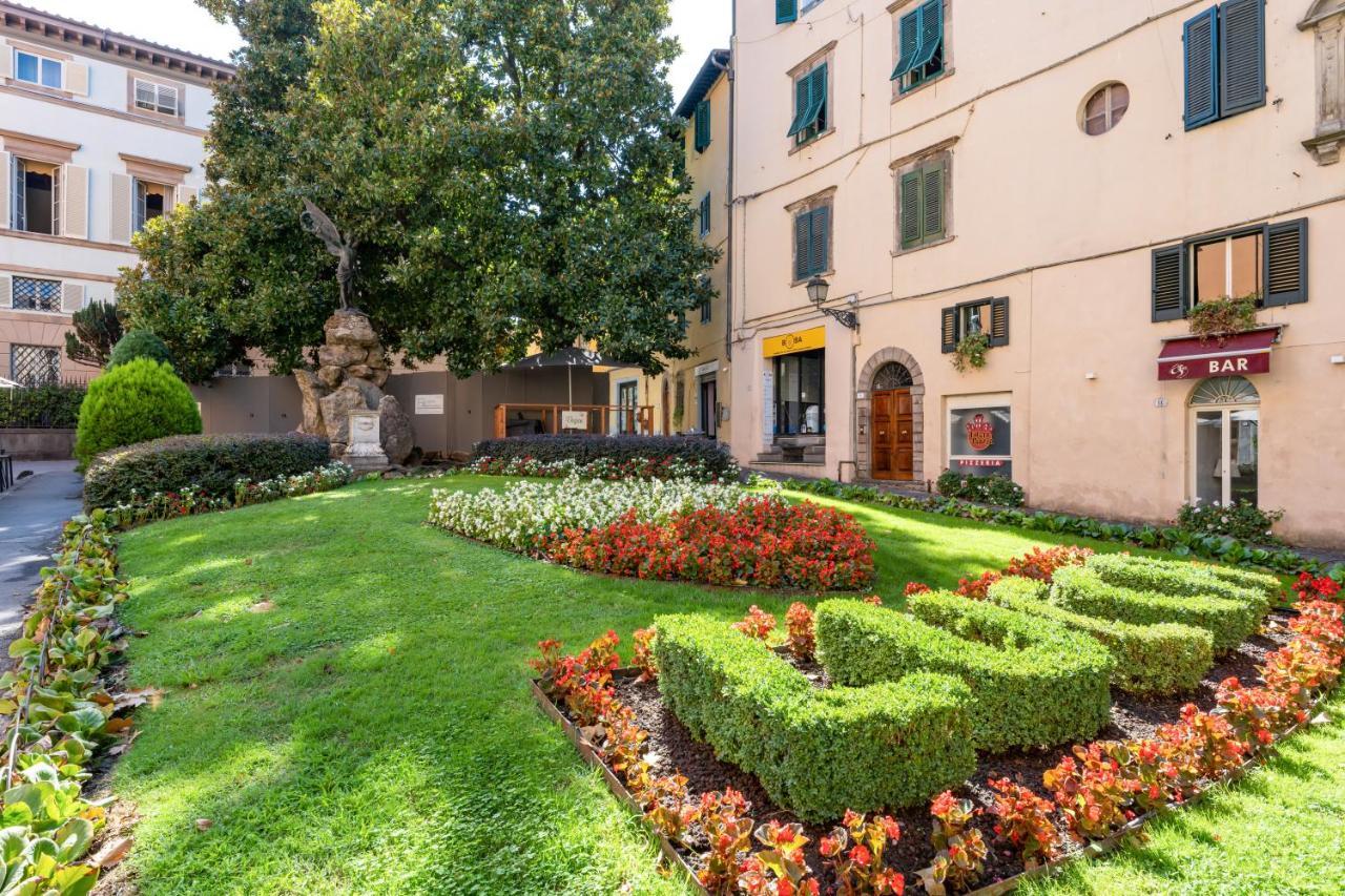 Piazza Napoleone Lovely Central Apartment Lucca Exterior photo