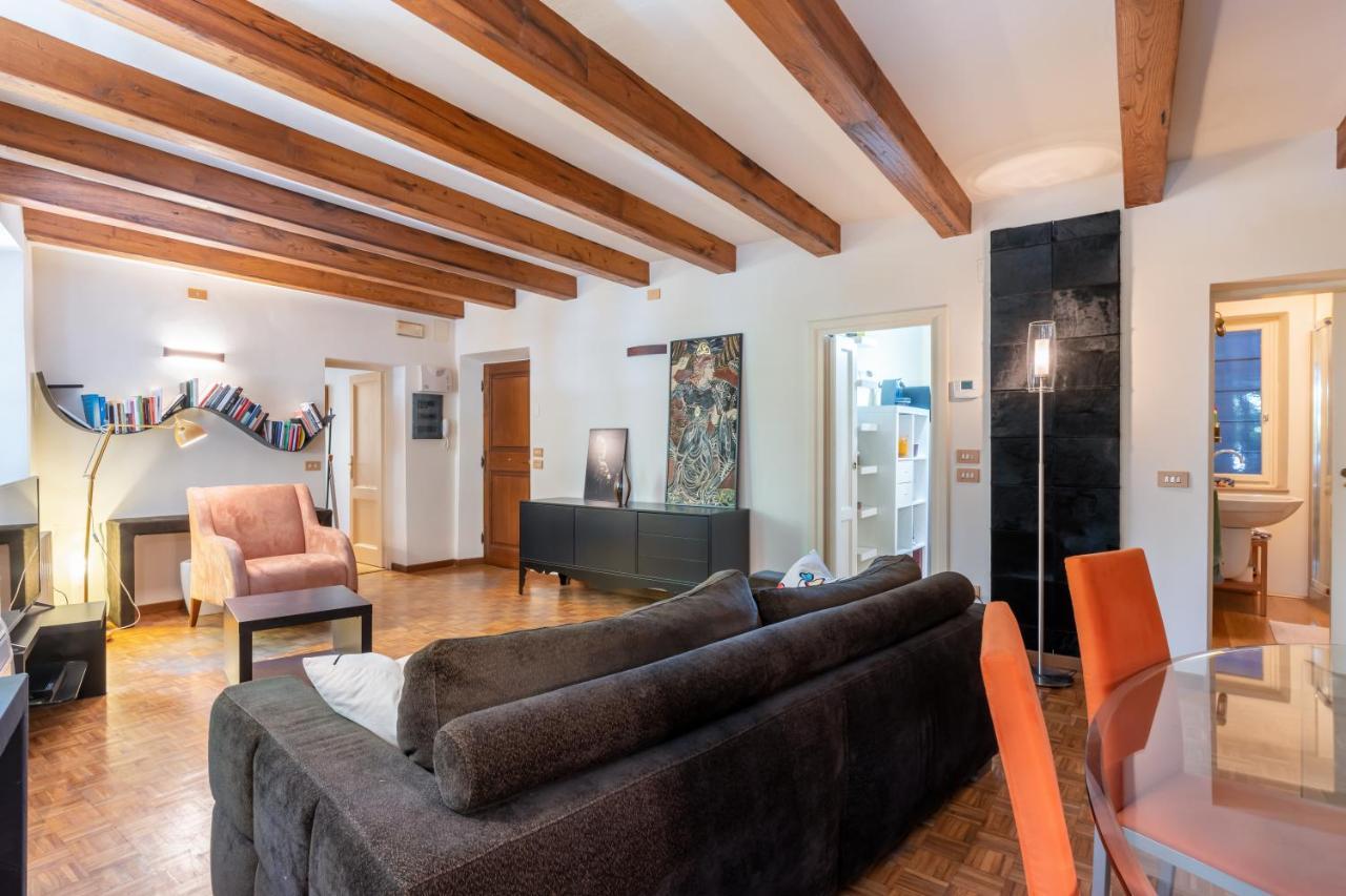Piazza Napoleone Lovely Central Apartment Lucca Exterior photo
